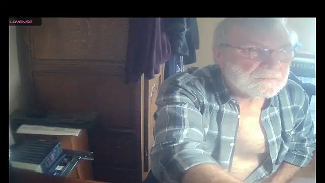 Snapshot of terrybare chatting on 02-05-26, 10:20 terrybare online show from 02-05-26, 10:20