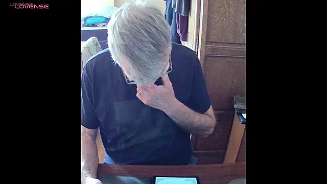 Snapshot of terrybare chatting on 05-16-26, 02:38 terrybare online show from 05-16-26, 02:38