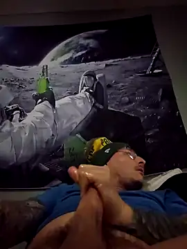 Snapshot of MrBiggBallz chatting on 01-14-25, 09:13 MrBiggBallz online show from 01-14-25, 09:13