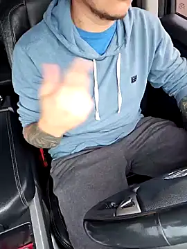 Snapshot of MrBiggBallz chatting on 01-18-25, 05:37 MrBiggBallz online show from 01-18-25, 05:37