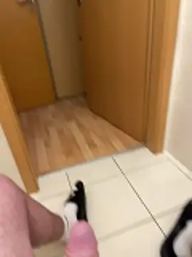 Snapshot of Cozqhh chatting on 12-17-25, 02:12 Cozqhh online show from 12-17-25, 02:12