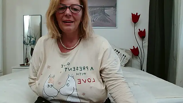 YulliaMilf online show from 03-10-25, 05:33