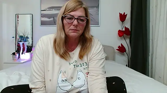 YulliaMilf online show from 02-01-26, 06:06