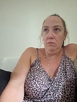 Snapshot of Wisie_Cutie chatting on 09-13-25, 12:27 Wisie Cutie online show from 09-13-25, 12:27