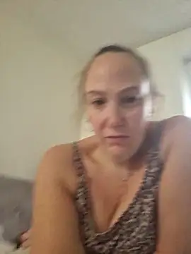 Wisie Cutie online show from 11-15-25, 01:07