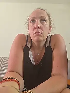 Wisie Cutie online show from 05-26-26, 03:52