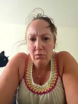 Wisie Cutie online show from 06-04-26, 03:29