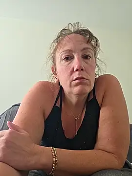 Wisie Cutie online show from 06-06-26, 12:54