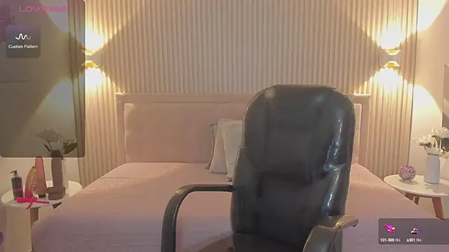 Snapshot of Sooffii_1 chatting on 12-28-24, 02:11 Sooffii 1 online show from 12-28-24, 02:11