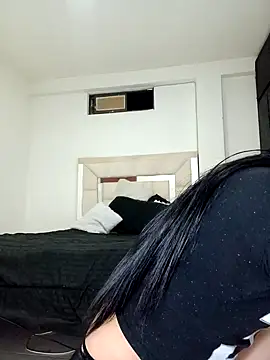 Snapshot of yesik_beltran chatting on 12-31-24, 09:53 yesik beltran online show from 12-31-24, 09:53