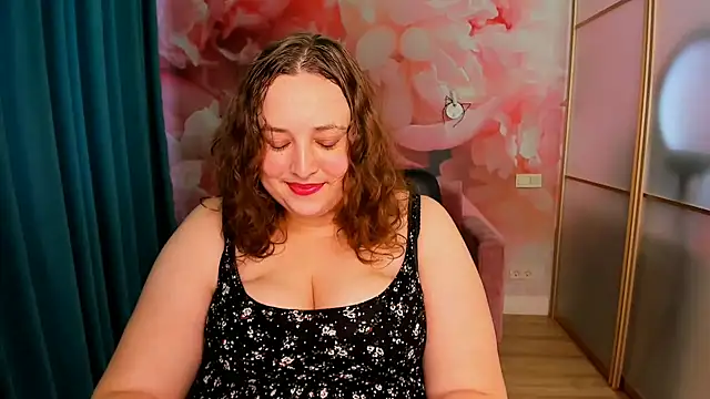 Snapshot of GwenHoward chatting on 01-23-25, 12:41 GwenHoward online show from 01-23-25, 12:41