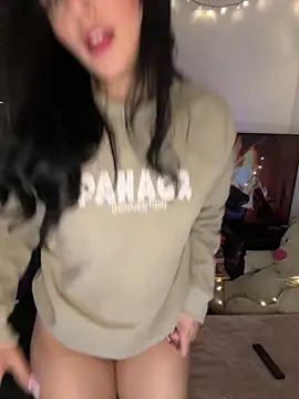 salome polaniiee online show from 02-04-25, 06:25