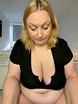 Snapshot of BBW_Nora chatting on 11-22-25, 08:57 BBW Nora online show from 11-22-25, 08:57