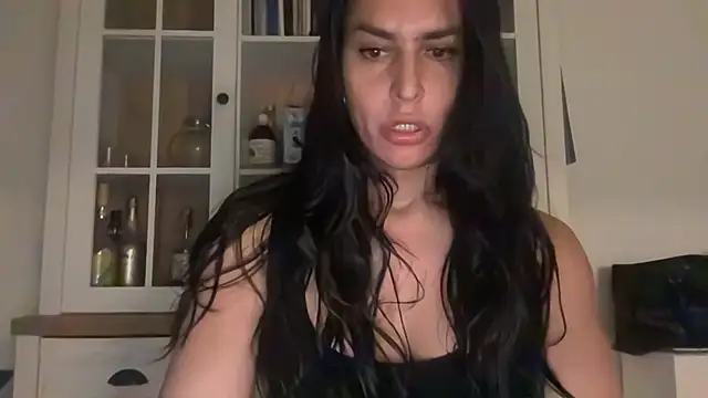 Snapshot of GGmoon81 chatting on 01-19-25, 10:28 GGmoon81 online show from 01-19-25, 10:28