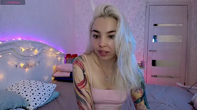 LillyMoure  online show from 09-29-25, 11:20