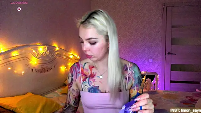 LillyMoure  online show from 03-08-26, 11:52