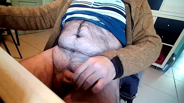 Snapshot of Dan3106x chatting on 12-23-24, 01:03 Dan3106x online show from 12-23-24, 01:03