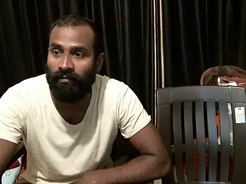 Snapshot of indian2 chatting on 01-09-25, 02:18 indian2 online show from 01-09-25, 02:18