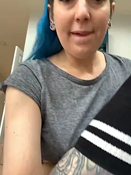 MissCumberdale online show from 01-05-25, 08:42