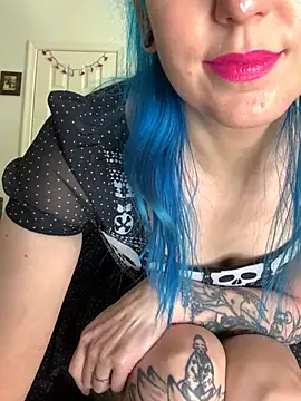 MissCumberdale online show from 02-15-25, 07:28