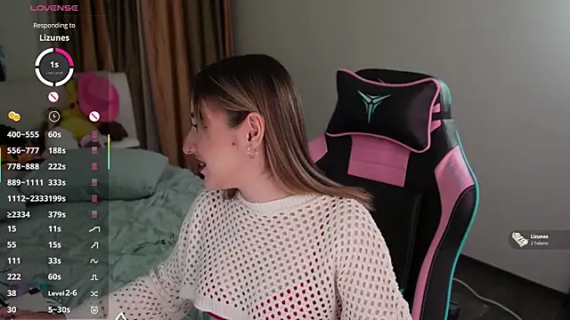 Snapshot of Fiona-Love chatting on 10-25-25, 03:29 Fiona-Love online show from 10-25-25, 03:29