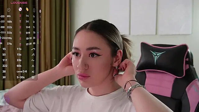 Snapshot of Fiona-Love chatting on 11-05-25, 03:23 Fiona-Love online show from 11-05-25, 03:23