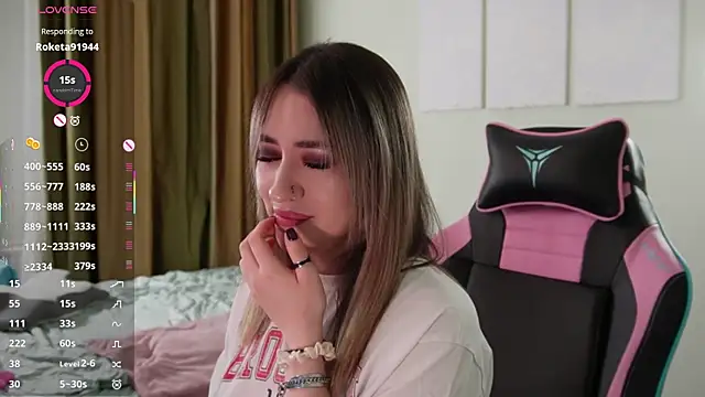 Snapshot of Fiona-Love chatting on 11-15-25, 03:19 Fiona-Love online show from 11-15-25, 03:19