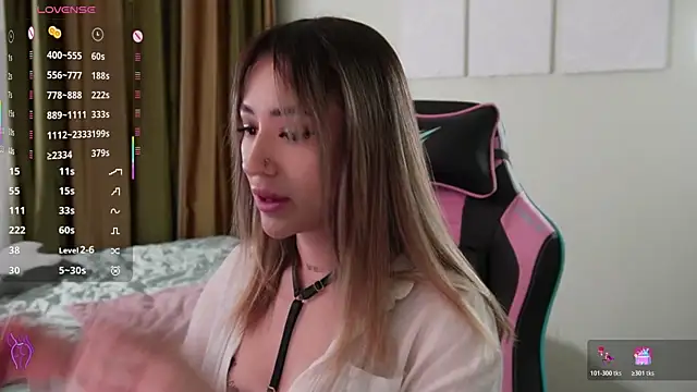 Snapshot of Fiona-Love chatting on 11-19-25, 03:23 Fiona-Love online show from 11-19-25, 03:23