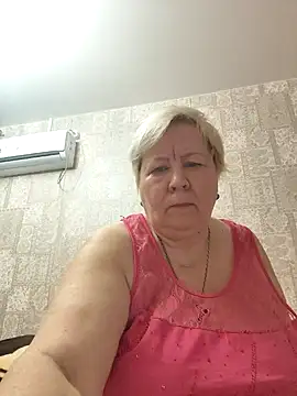 Snapshot of EffectFiona chatting on 12-22-24, 11:41 EffectFiona online show from 12-22-24, 11:41