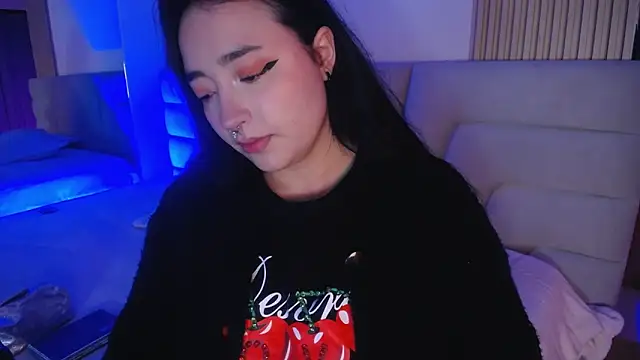 Snapshot of Miss_Loise chatting on 04-29-26, 02:48 Miss Loise online show from 04-29-26, 02:48