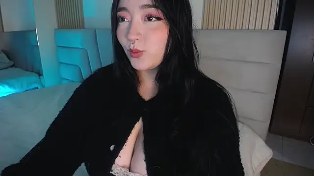 Snapshot of Miss_Loise chatting on 05-14-26, 03:46 Miss Loise online show from 05-14-26, 03:46