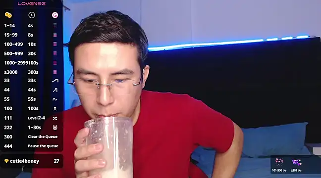 andrewmhilton  online show from 02-28-25, 04:32