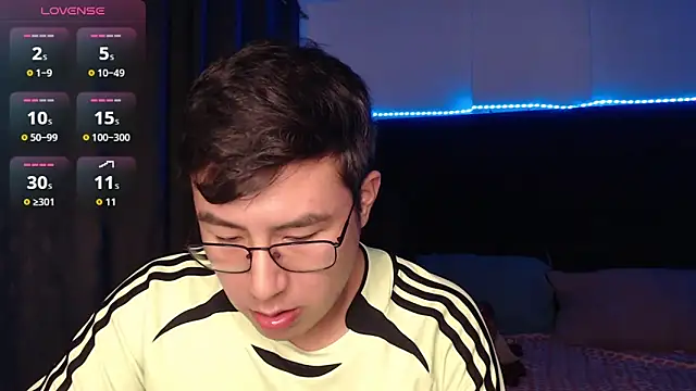 andrewmhilton  online show from 04-19-26, 06:13