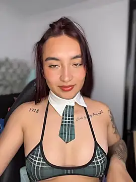 Snapshot of _Tammyy chatting on 01-16-26, 04:22 Tammyy online show from 01-16-26, 04:22