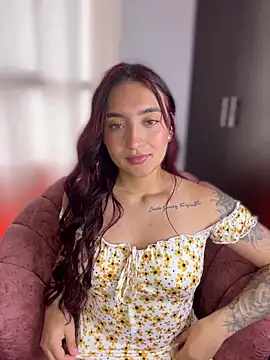 Snapshot of _Tammyy chatting on 02-14-26, 02:03 Tammyy online show from 02-14-26, 02:03