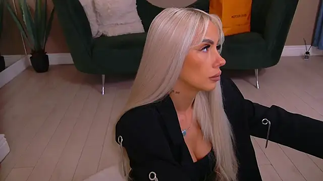 Bailey Rush online show from 04-18-26, 06:12