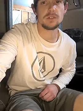 Snapshot of Midwestalpha chatting on 12-20-25, 05:36 Midwestalpha online show from 12-20-25, 05:36