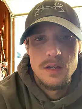 Snapshot of Midwestalpha chatting on 01-05-26, 06:11 Midwestalpha online show from 01-05-26, 06:11