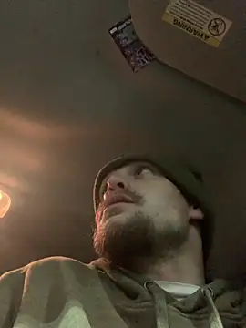 Snapshot of Midwestalpha chatting on 01-19-26, 07:01 Midwestalpha online show from 01-19-26, 07:01