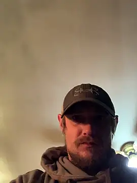 Snapshot of Midwestalpha chatting on 02-02-26, 05:11 Midwestalpha online show from 02-02-26, 05:11