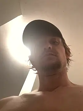 Snapshot of Midwestalpha chatting on 02-20-26, 06:59 Midwestalpha online show from 02-20-26, 06:59