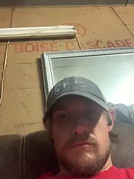 Snapshot of Midwestalpha chatting on 04-03-26, 06:50 Midwestalpha online show from 04-03-26, 06:50