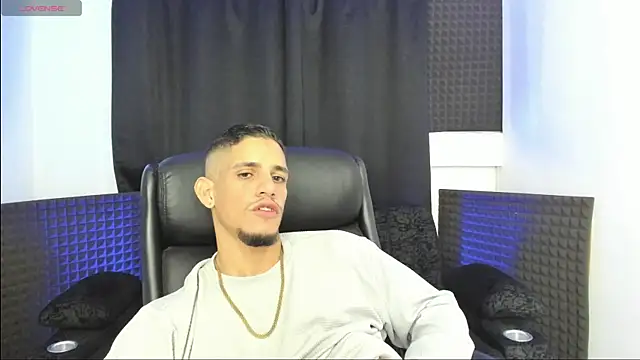 jhonnysnow17 online show from 06-06-26, 04:06