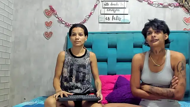 chicamir22 online show from 10-17-25, 08:00