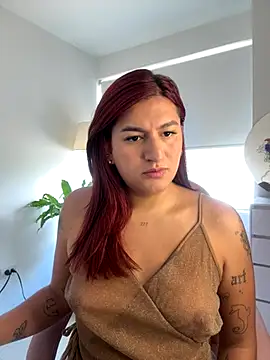 Snapshot of ari_artis chatting on 09-21-25, 04:30 ari artis online show from 09-21-25, 04:30