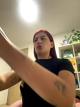 Snapshot of ari_artis chatting on 11-22-25, 07:29 ari artis online show from 11-22-25, 07:29