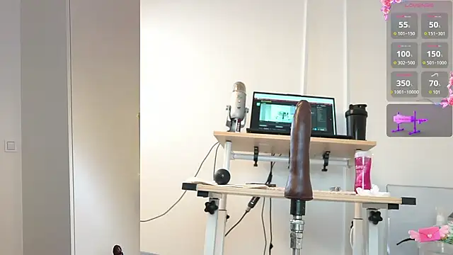 Snapshot of Miss69Ri99 chatting on 03-04-25, 04:52 Miss69Ri99 online show from 03-04-25, 04:52