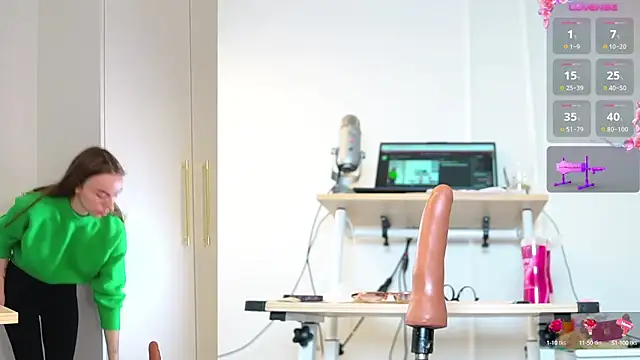 Snapshot of Miss69Ri99 chatting on 10-15-25, 10:59 Miss69Ri99 online show from 10-15-25, 10:59