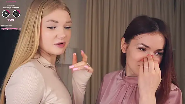 Snapshot of EllenReeves chatting on 03-04-25, 06:47 EllenReeves online show from 03-04-25, 06:47