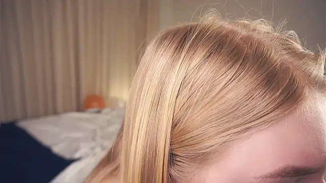 Snapshot of EllenReeves chatting on 03-19-25, 02:13 EllenReeves online show from 03-19-25, 02:13